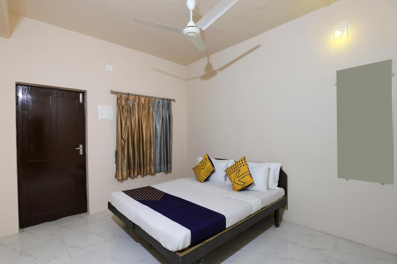 Spot On 64818 Hotel Minal Jamnagar Exterior photo