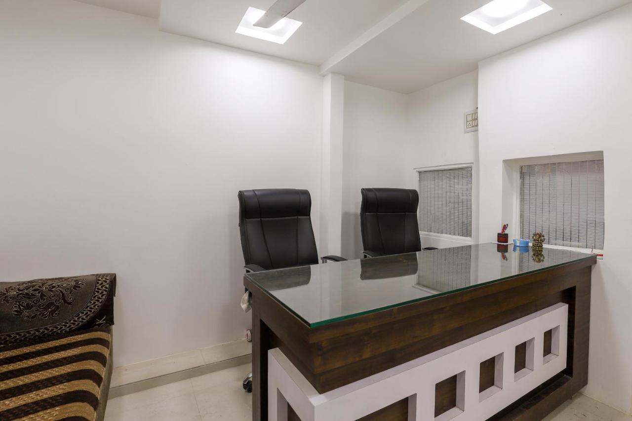 Spot On 64818 Hotel Minal Jamnagar Exterior photo