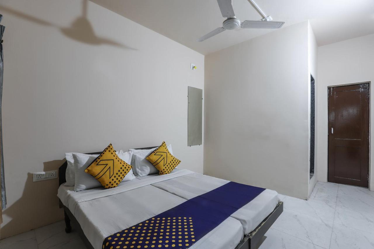 Spot On 64818 Hotel Minal Jamnagar Exterior photo